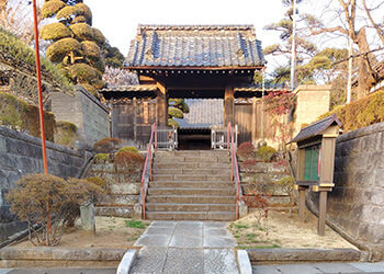栄松寺の正面の写真
