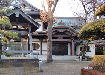 栄松寺の境内の写真